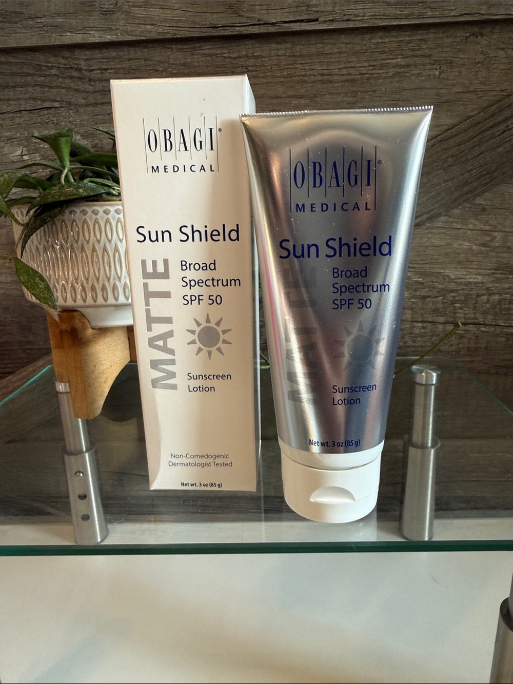 Obagi Sun Shield Matte Broad Spectrum SPF 50 - Silver/White